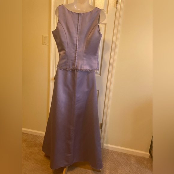 Private Collection - Lovely 2 piece lilac satin gown Size: 12 (see measu… - Picture 2 of 14